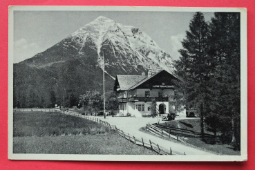 AK Oberleutasch / 1920-1940 / Gasthof u Pension Zugspitze / Hohe Munde / Strassenansicht / Triol